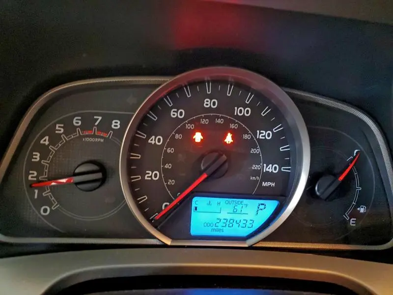 2015 TOYOTA RAV4 XLE  