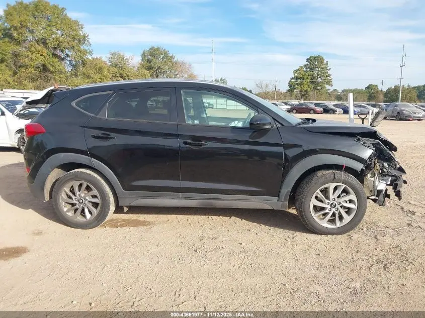 2016 HYUNDAI TUCSON SE