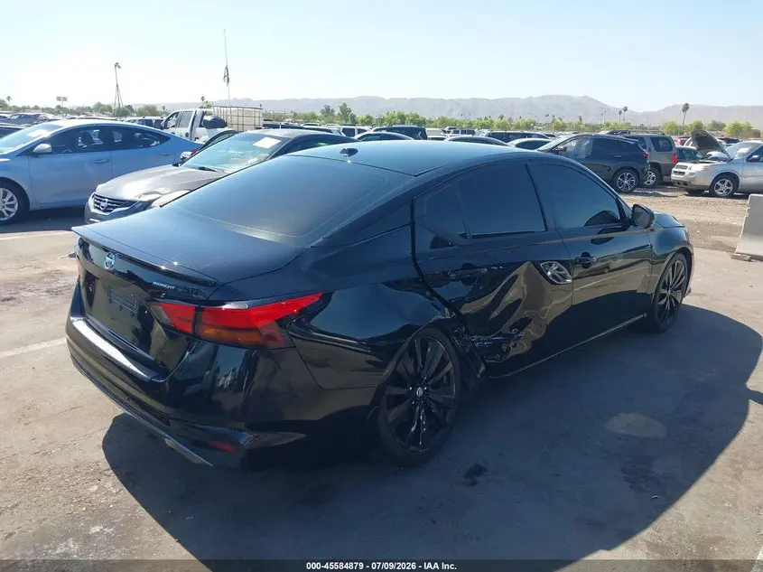 2022 NISSAN ALTIMA SR FWD