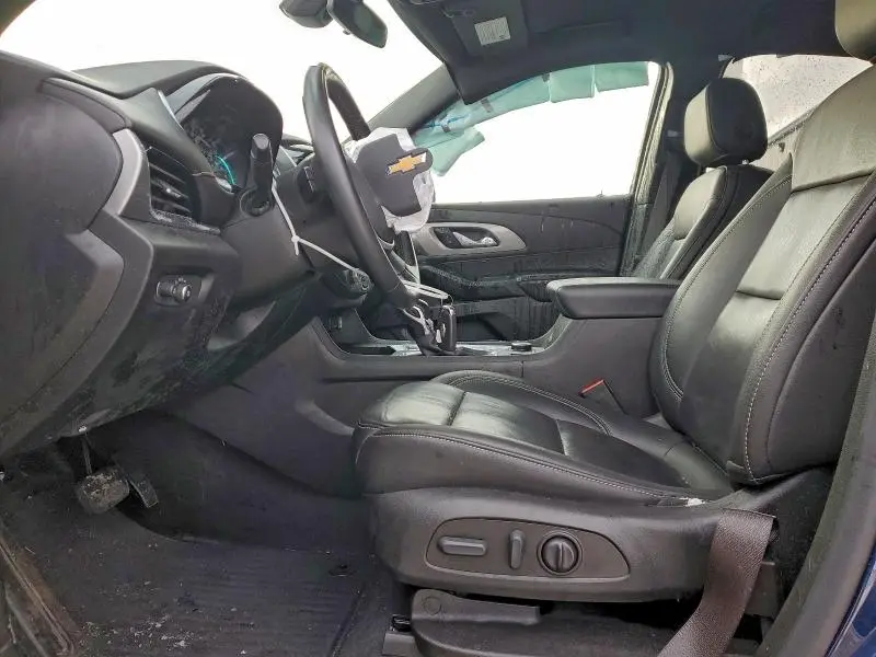 2023 CHEVROLET TRAVERSE LT  