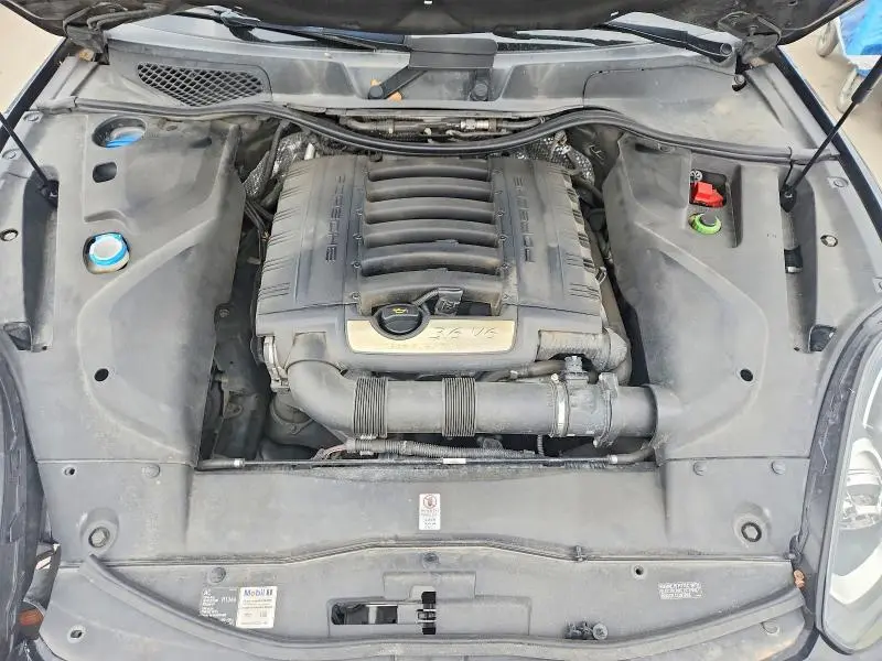 2016 PORSCHE CAYENNE   