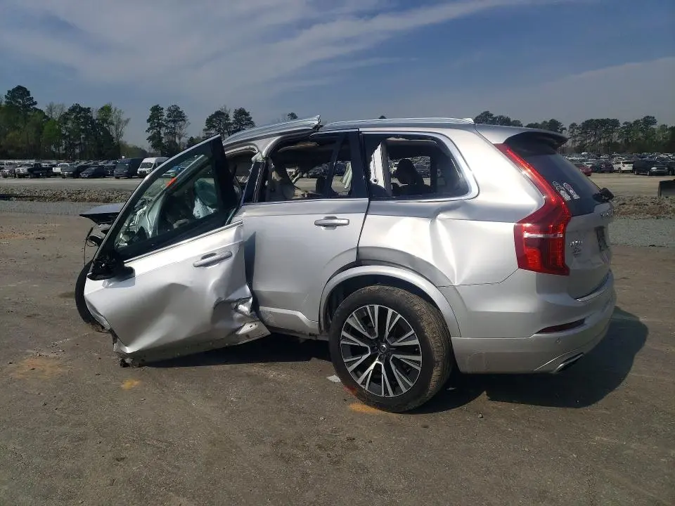 2020 VOLVO XC90 T6 MOMENTUM  