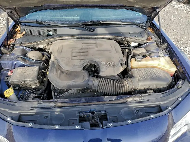 2016 CHRYSLER 300 LIMITED  