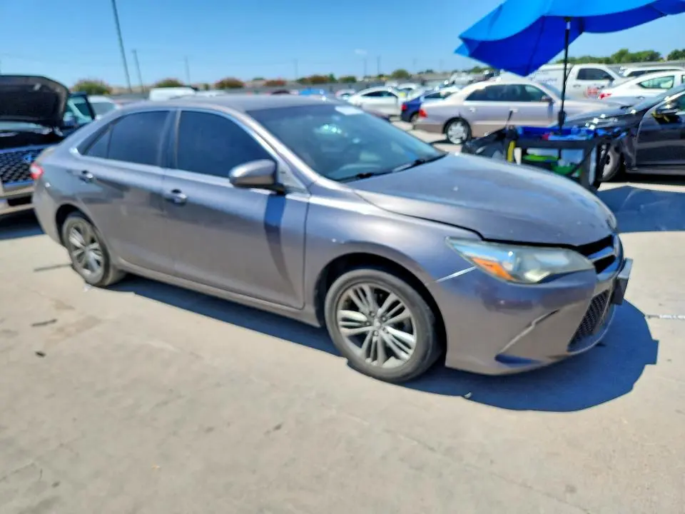 2017 TOYOTA CAMRY SE  