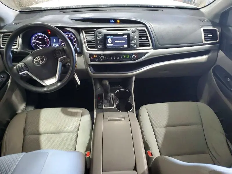 2016 TOYOTA HIGHLANDER LE  