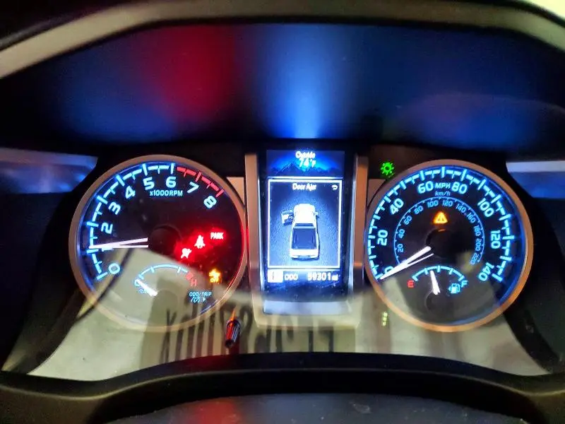 2022 TOYOTA TACOMA SR5 V6  