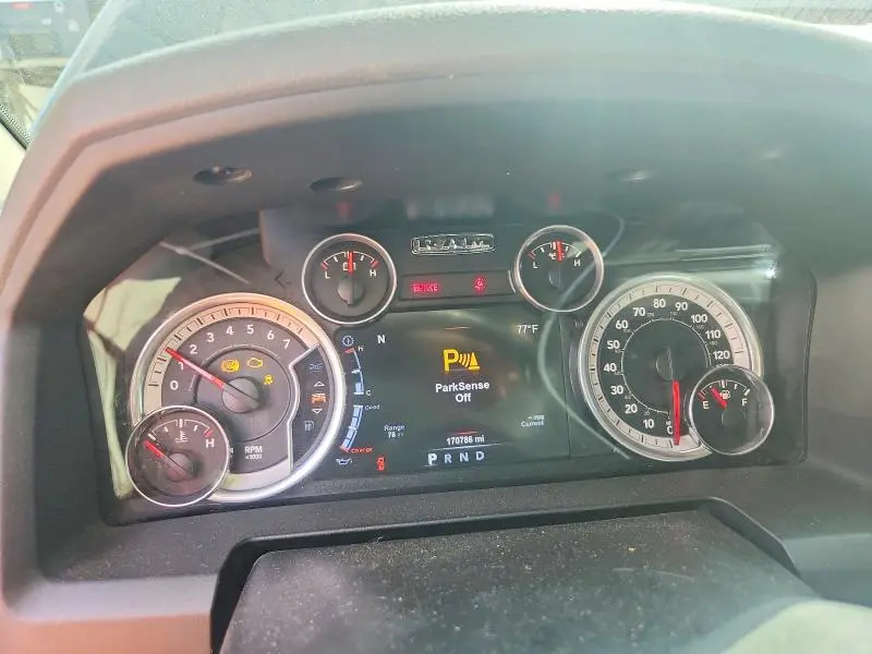 2015 RAM 1500 SLT  