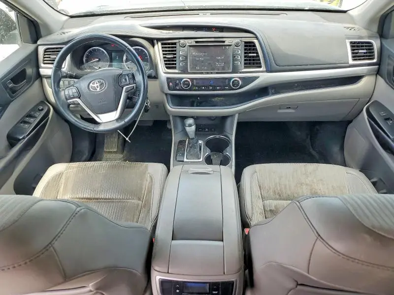 2016 TOYOTA HIGHLANDER LE PLUS  