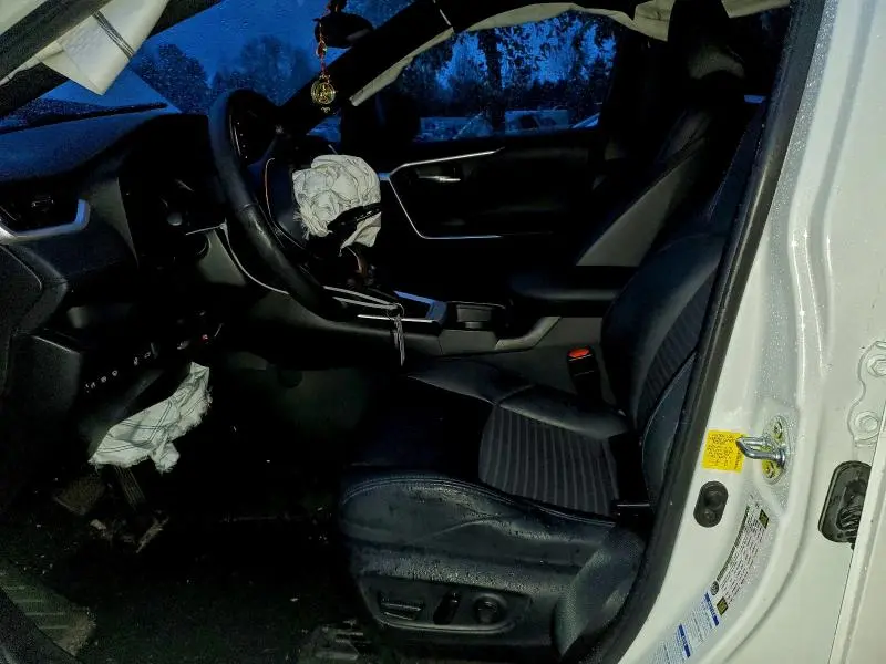 2021 TOYOTA RAV4 XSE  