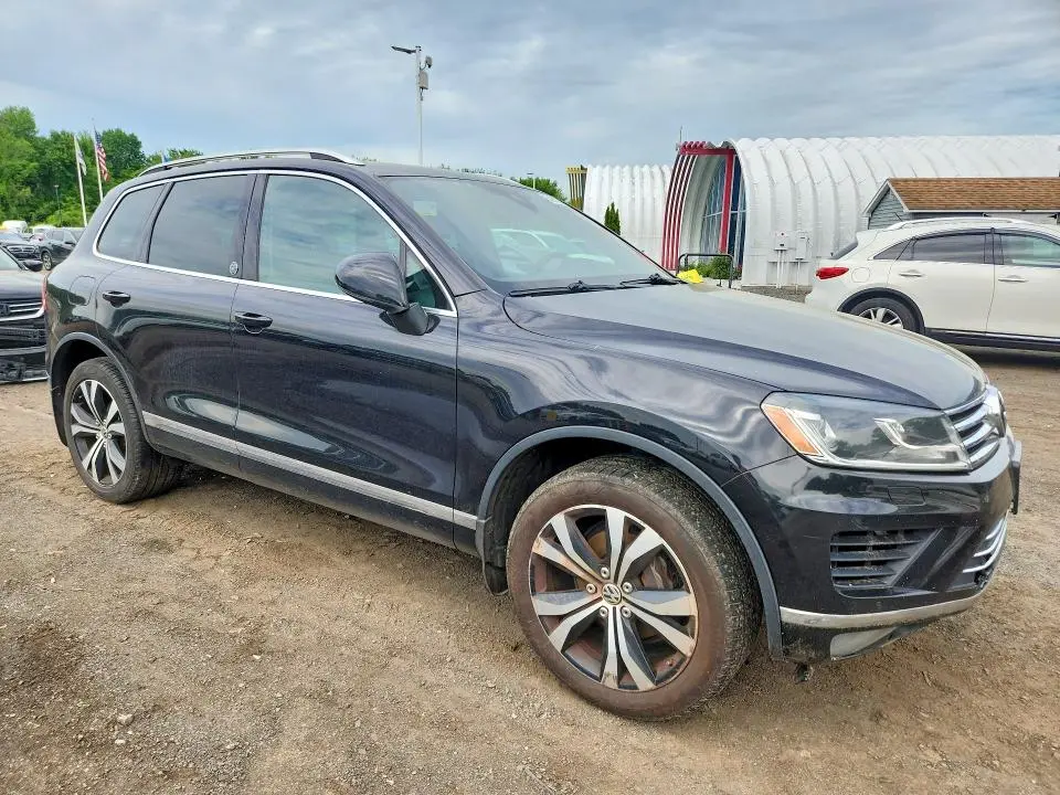 2017 VOLKSWAGEN TOUAREG WOLFSBURG  