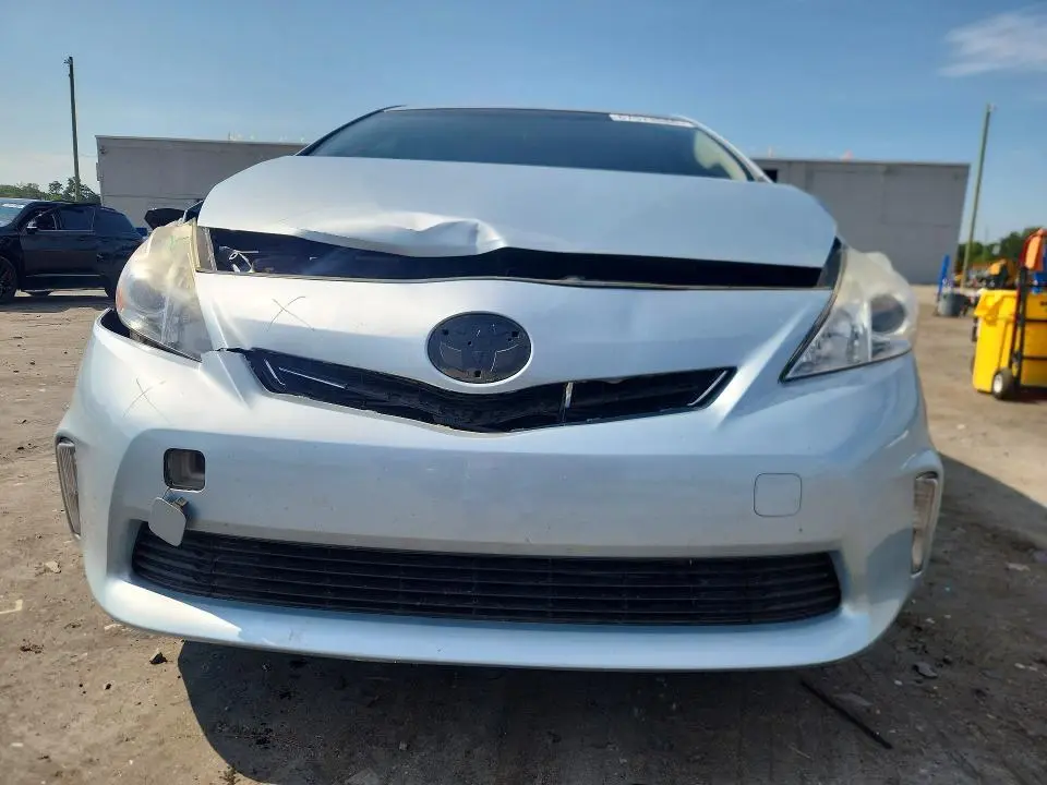 2013 TOYOTA PRIUS V TWO  