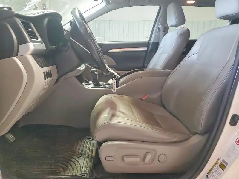 2015 TOYOTA HIGHLANDER XLE  