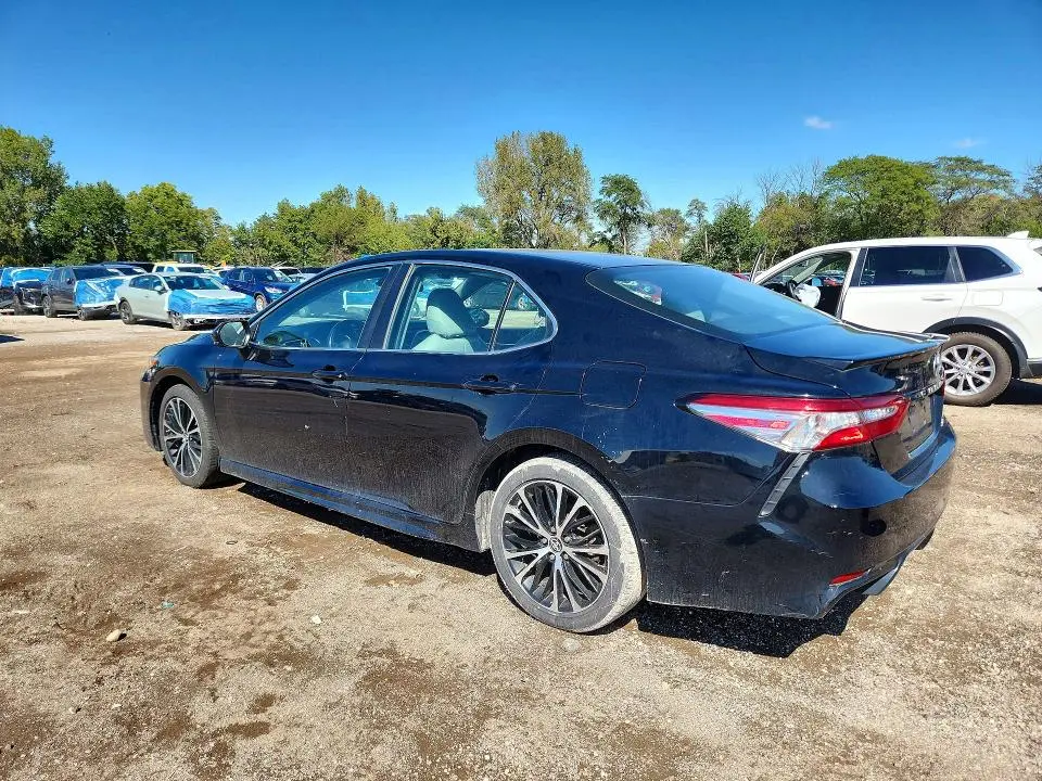 2018 TOYOTA CAMRY SE  