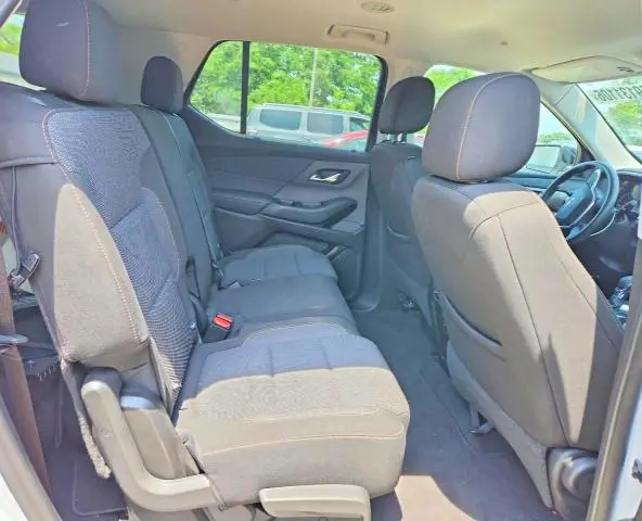 2021 CHEVROLET TRAVERSE LS  