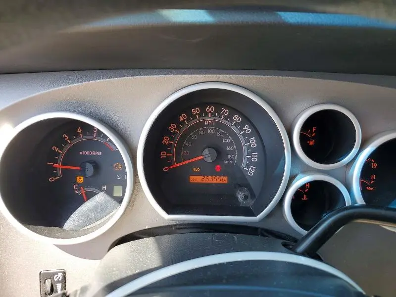 2011 TOYOTA TUNDRA GRADE  