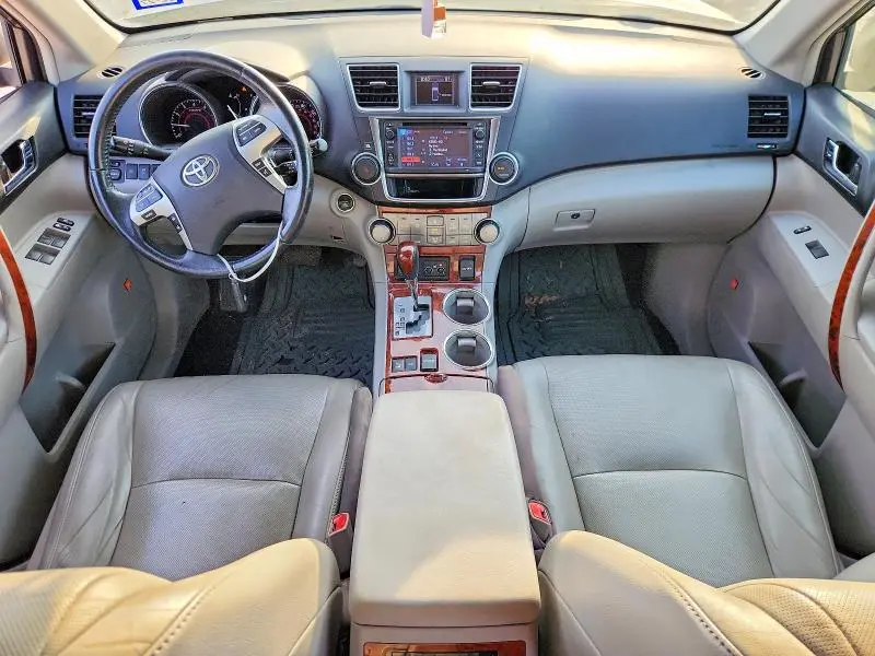 2013 TOYOTA HIGHLANDER LIMITED  