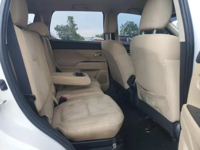 2019 MITSUBISHI OUTLANDER ES  