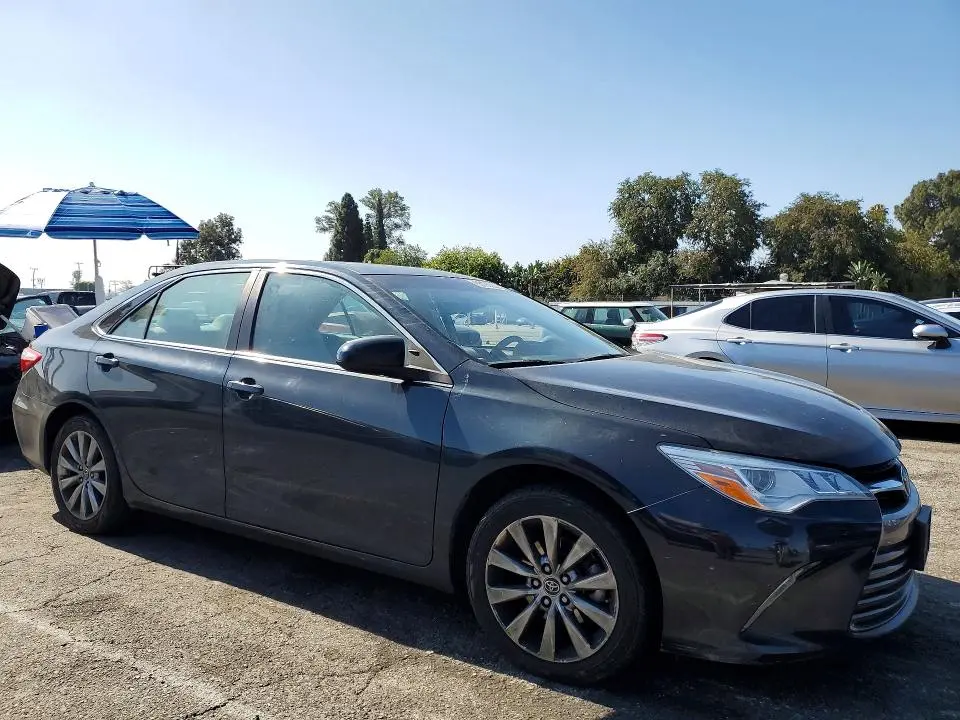 2016 TOYOTA CAMRY XLE V6  