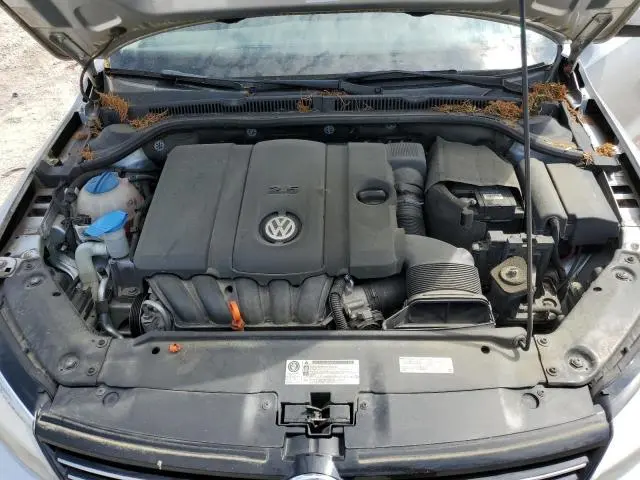 2013 VOLKSWAGEN JETTA SE  