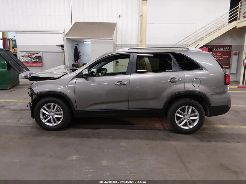 2015 KIA SORENTO LX
