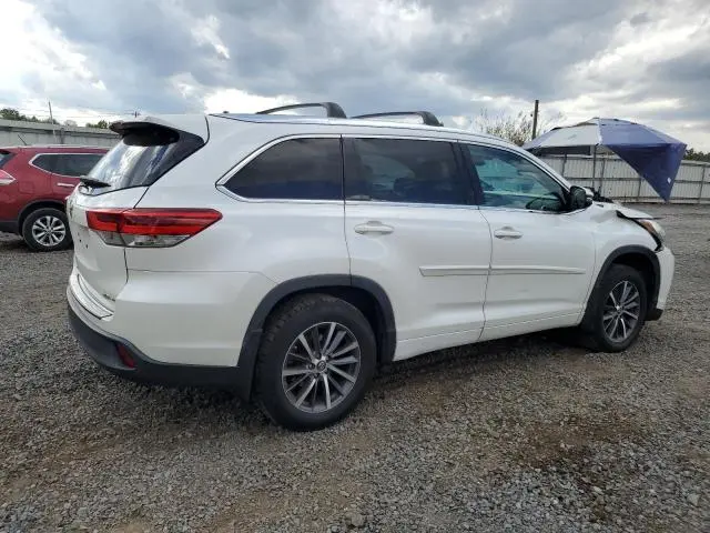 2018 TOYOTA HIGHLANDER SE  