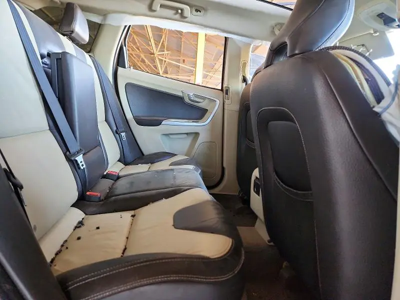 2011 VOLVO XC60 3.2  