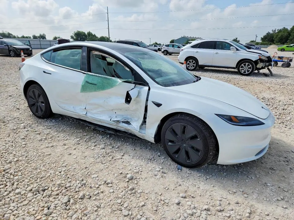 2026 TESLA MODEL 3   