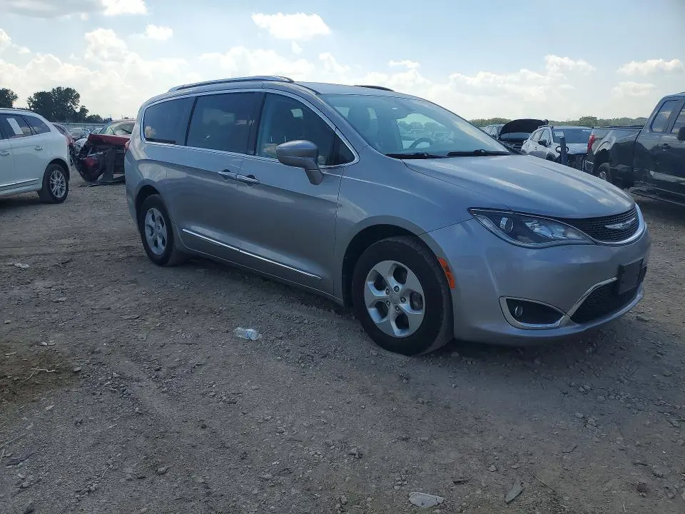 2017 CHRYSLER PACIFICA TOURING L PLUS  