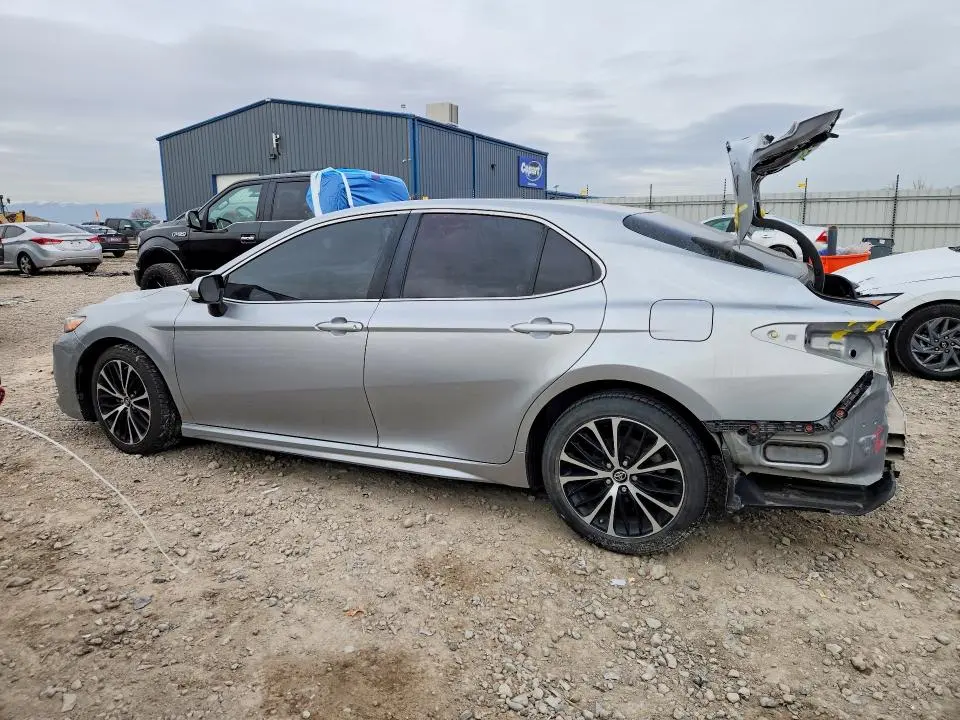 2018 TOYOTA CAMRY SE  