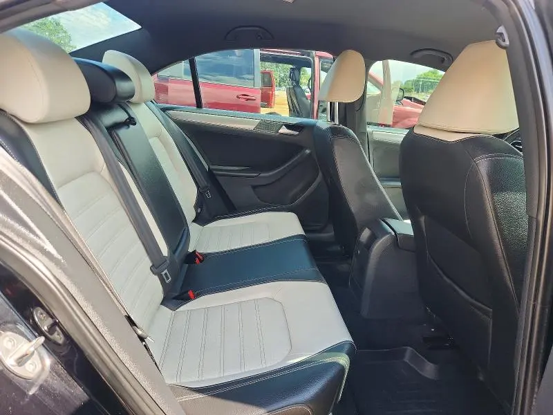2016 VOLKSWAGEN JETTA SPORT  