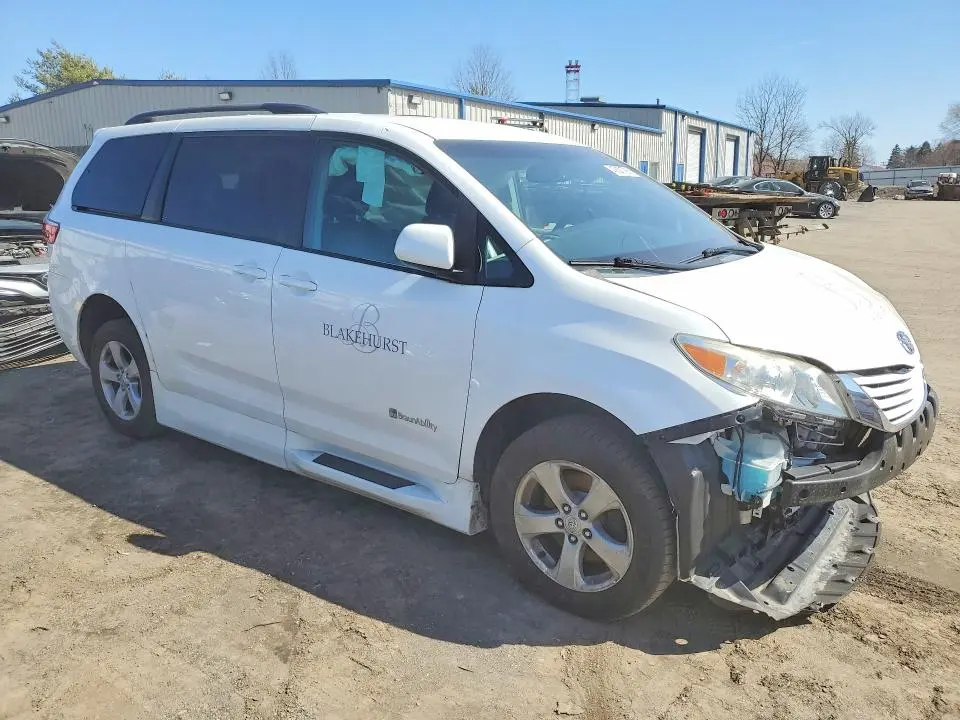 2015 TOYOTA SIENNA LE MOBILITY 7-PASSENGER  