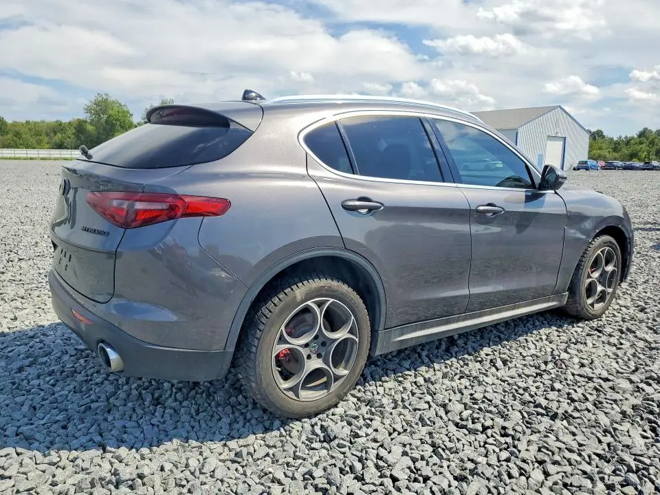 2018 ALFA ROMEO STELVIO   
