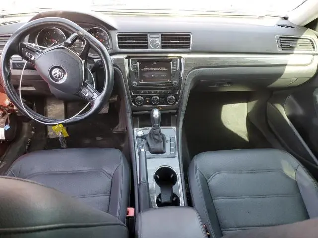 2017 VOLKSWAGEN PASSAT SE  