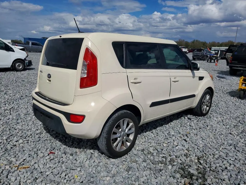 2013 KIA SOUL +  