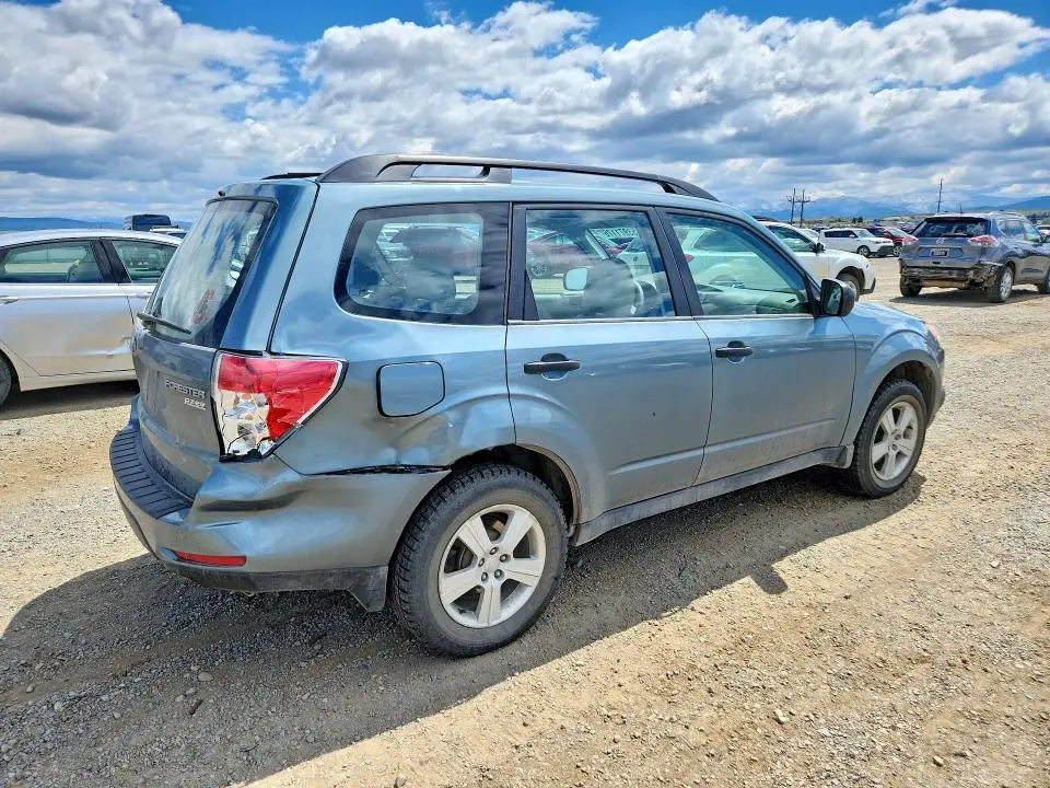 2010 SUBARU FORESTER XS  