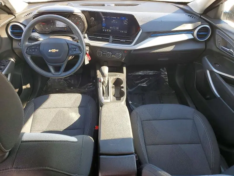 2025 CHEVROLET TRAX LS  