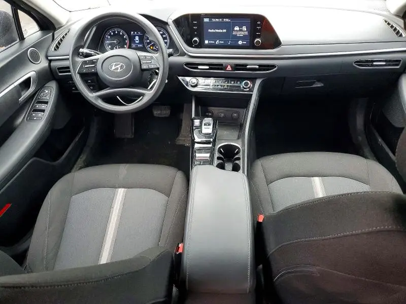 2022 HYUNDAI SONATA SE  