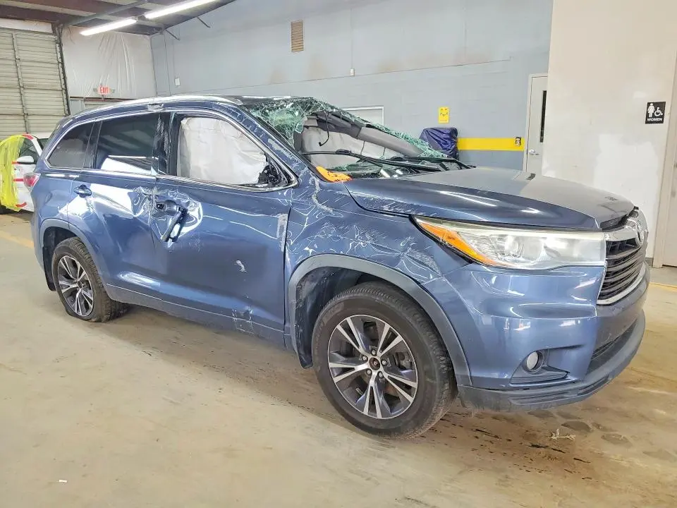 2016 TOYOTA HIGHLANDER XLE  