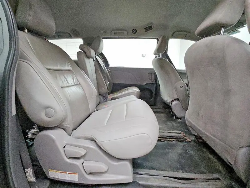 2018 TOYOTA SIENNA L  