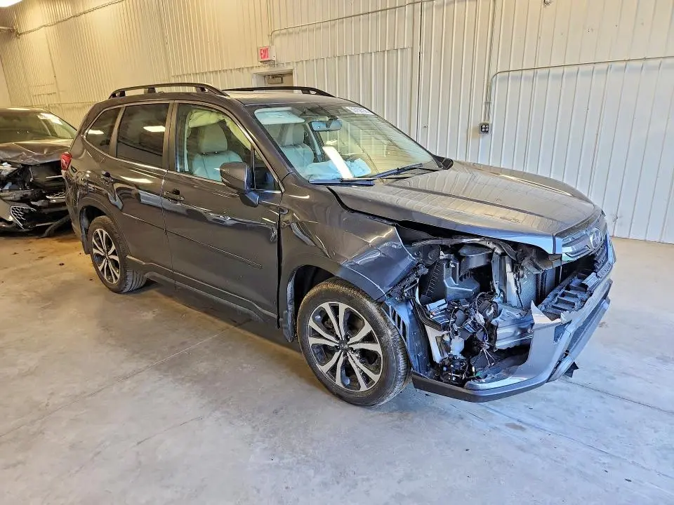 2023 SUBARU FORESTER LIMITED  