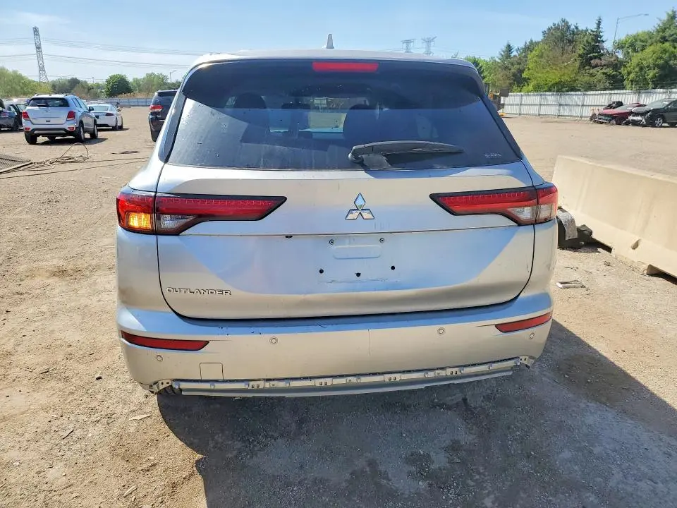 2022 MITSUBISHI OUTLANDER ES  