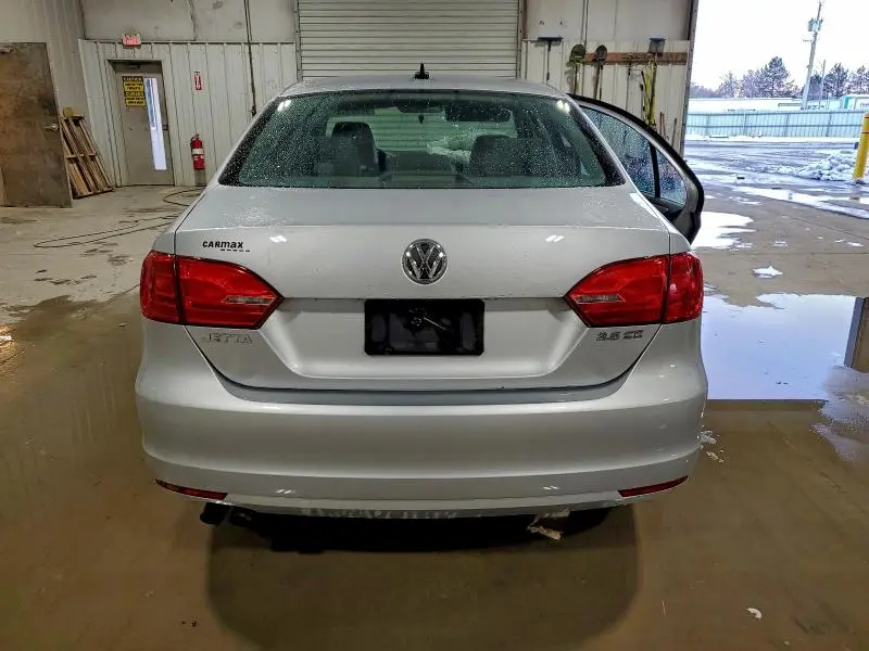 2013 VOLKSWAGEN JETTA SE  