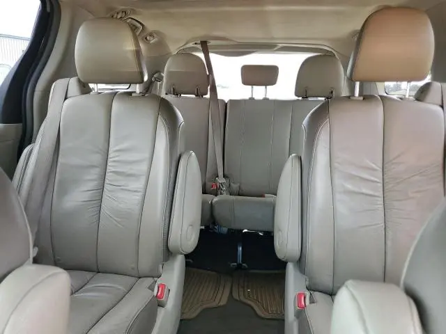 2011 TOYOTA SIENNA XLE  