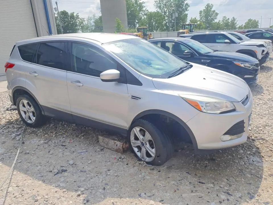 2015 FORD ESCAPE SE  