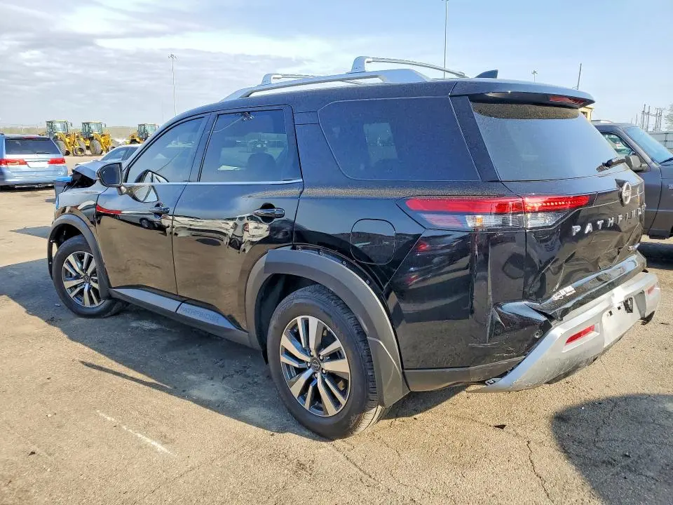 2025 NISSAN PATHFINDER SL  