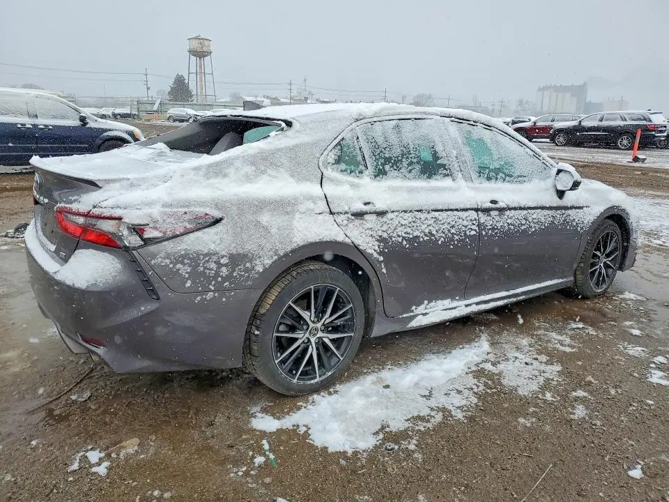 2022 TOYOTA CAMRY SE  
