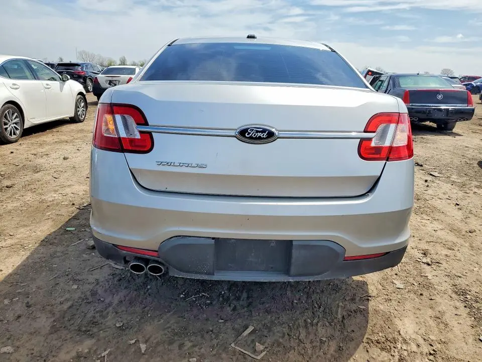 2010 FORD TAURUS SE  