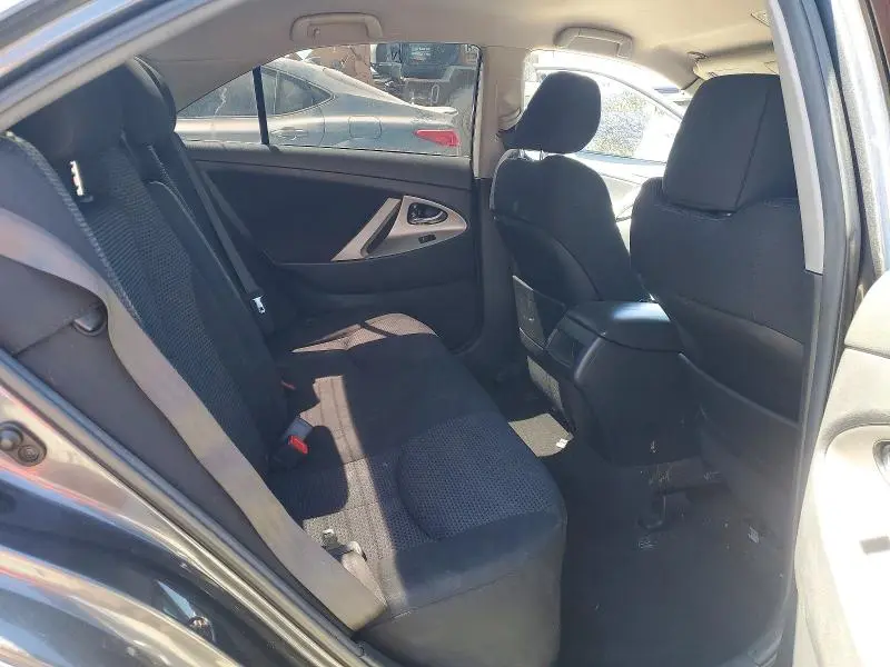 2011 TOYOTA CAMRY SE  