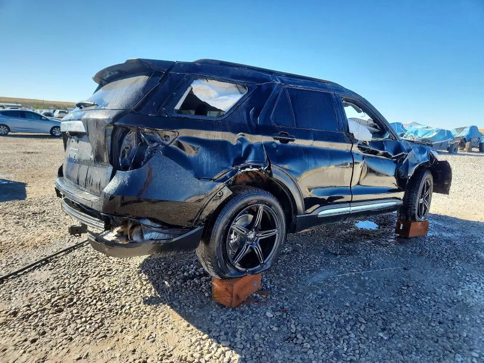 2021 FORD EXPLORER XLT  