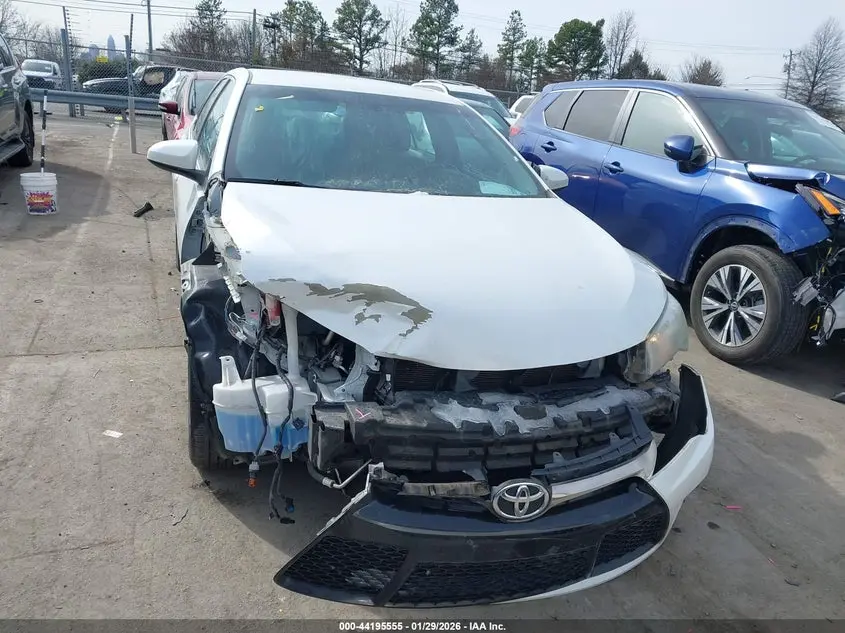 2016 TOYOTA CAMRY SE